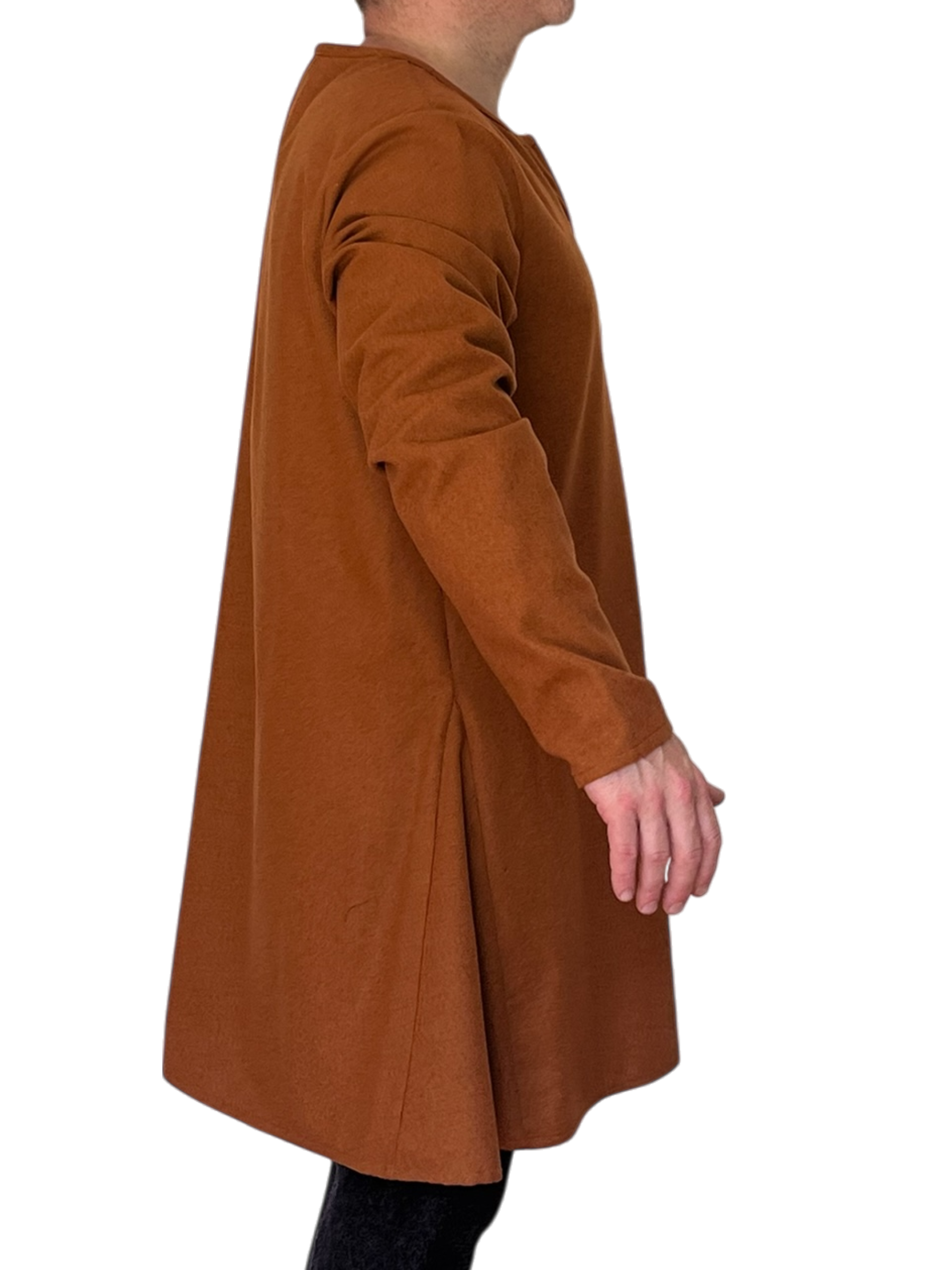 Cotte du Sébaste en laine grise, tunique médiévale pour homme inspirée des XIe au XIIIe siècles, fabriquée au Québec par L'atelier de la Crevette.