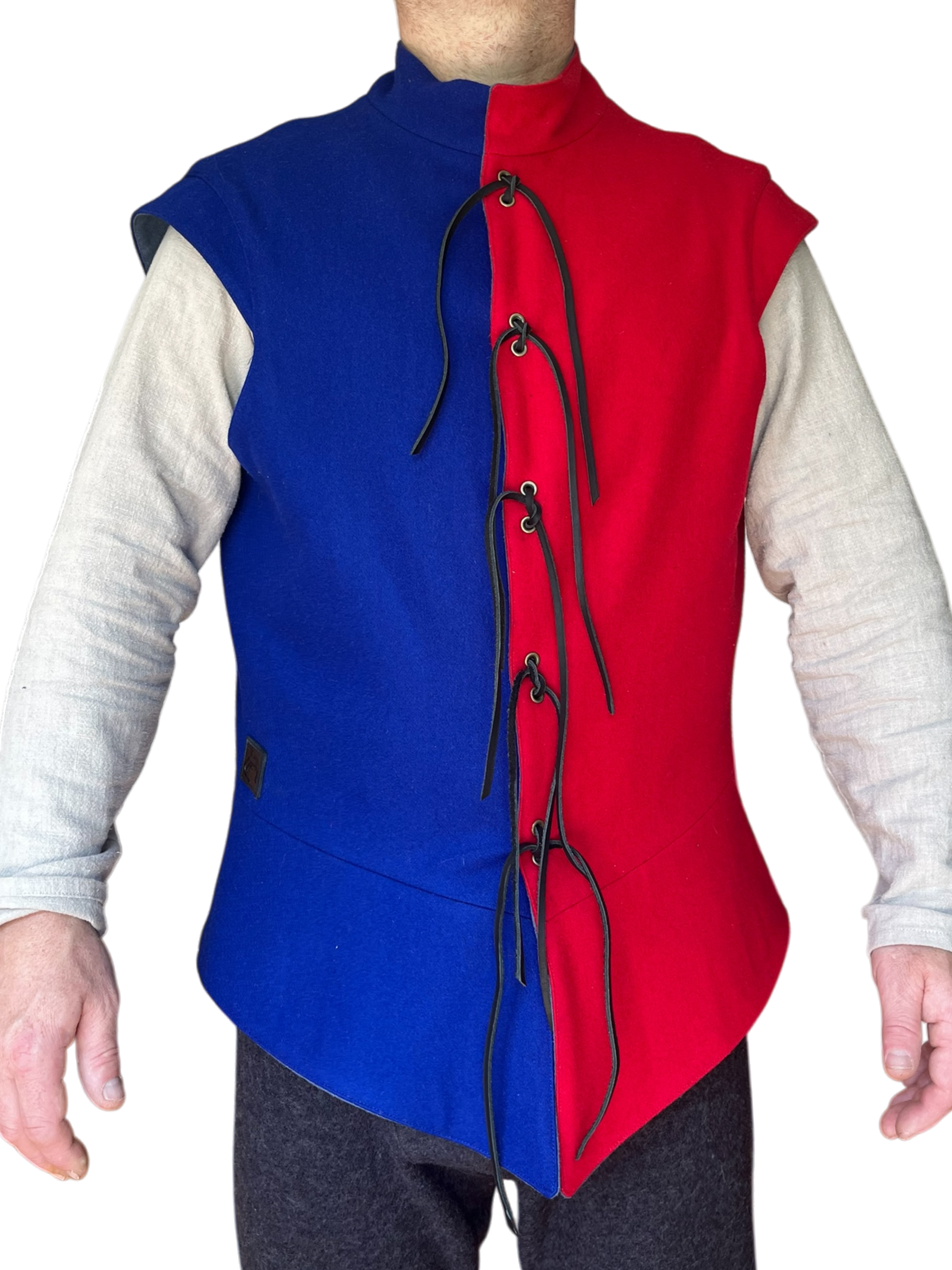 Doublet médiéval en laine-viscose doublé de ramie avec œillets métalliques modernes et lacet de cuir. Fabrication artisanale au Québec.