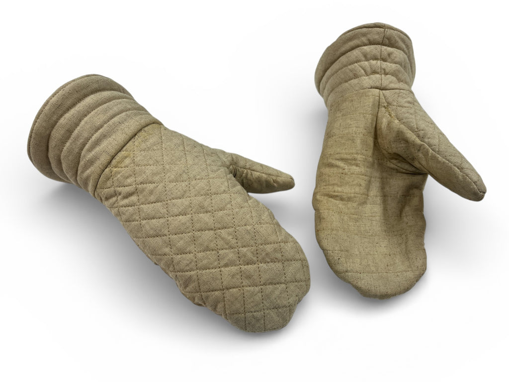 L’Atelier de la Crevette | Cuir et costumes médiévaux d’inspiration historique et fantastique | Gantelet en cuir| Armure médiévale